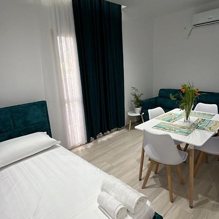 Vila Luani Vlorë エクステリア 写真