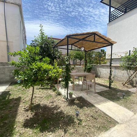 Vila Luani Vlorë エクステリア 写真