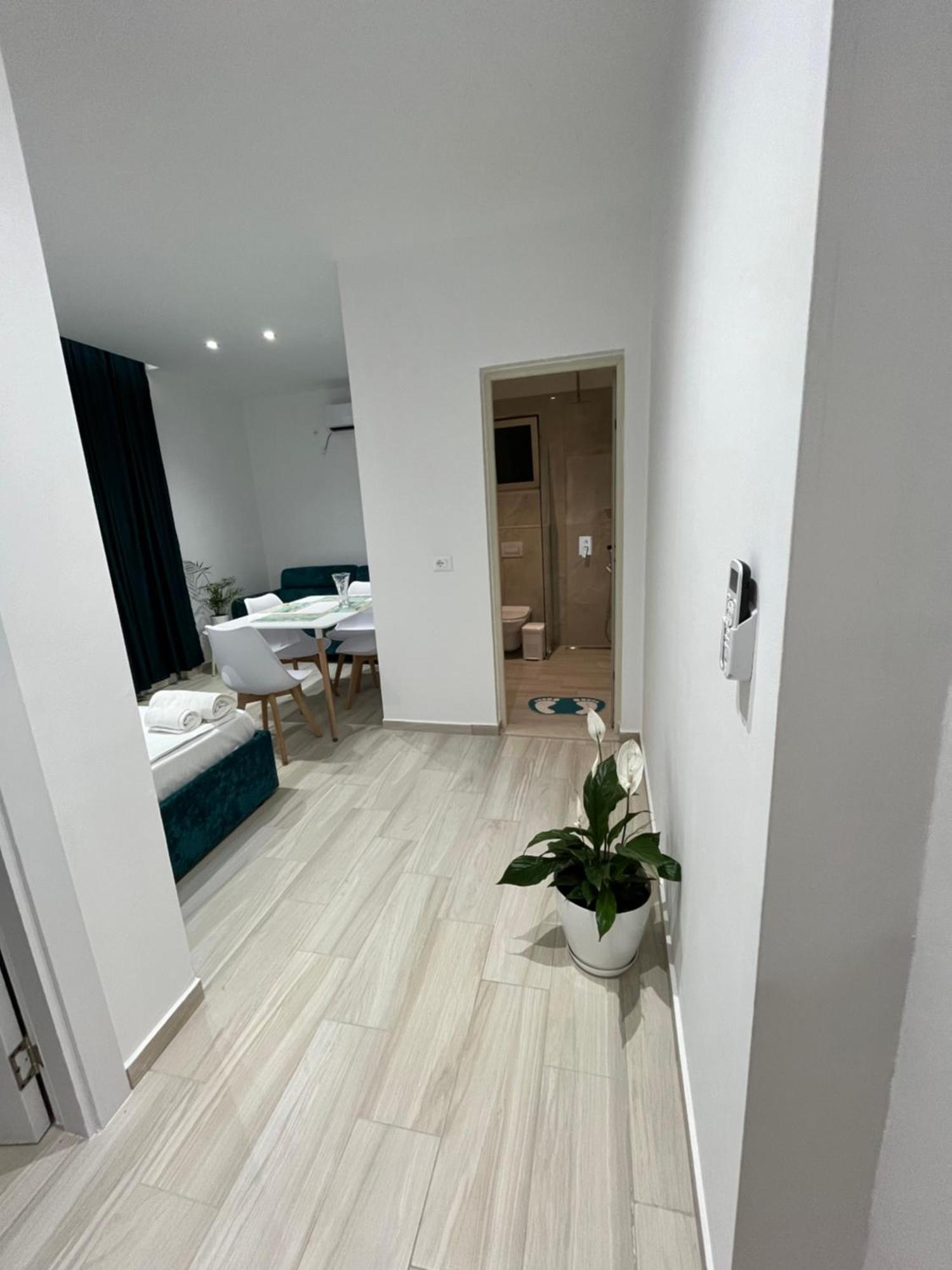 Vila Luani Vlorë エクステリア 写真